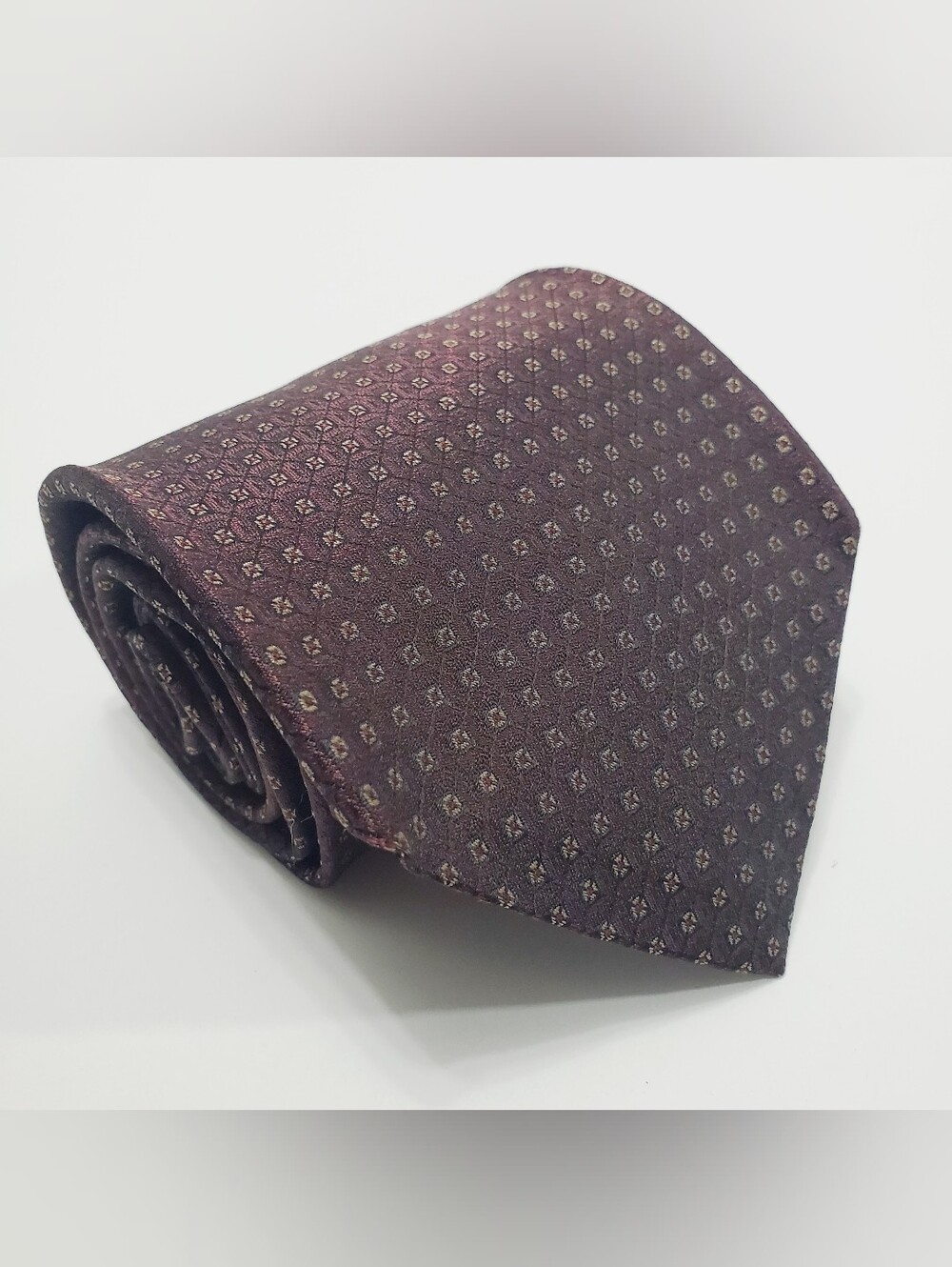 Hickey Freeman Men's Silk Neck Tie Burgundy Geometric Pattern Jacquard Fabric